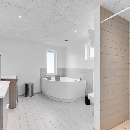 Stunning In Romo With Kitchen Holiday home Sonderby (Romo)